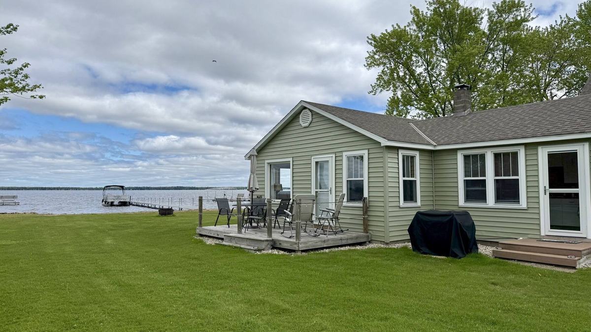 Shawano Cabin | Charming 2-bedroom cabin on Shawano Lake, 30 minutes from Lambeau Field