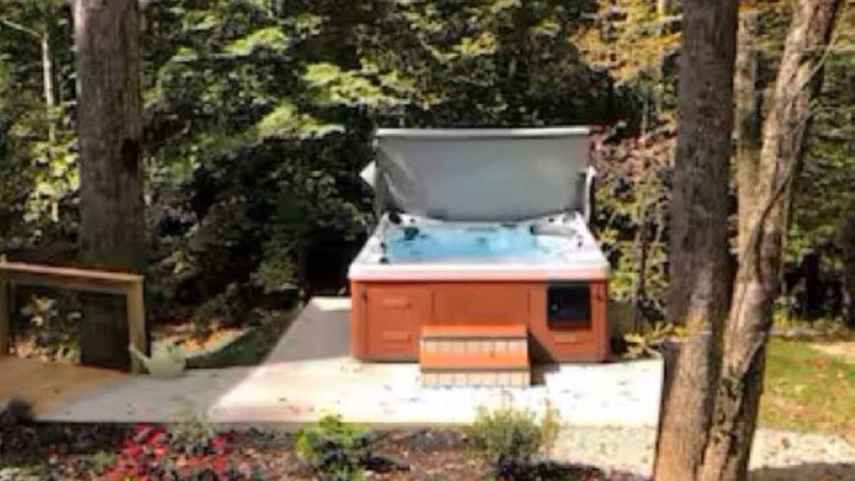 Walland Cabin | Charming 2-bedroom cabin with hot tub, outdoor firepit and Pet Friendly!