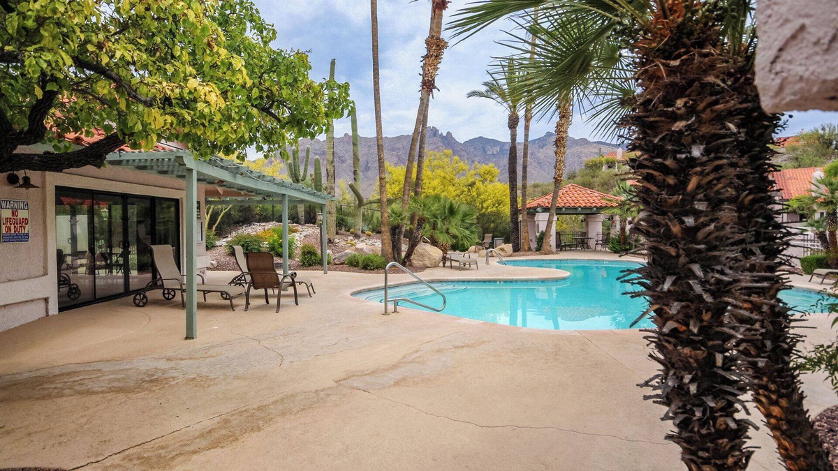 The Foothills Townhomes Condo | Charming 2-bedroom condo at the Foothills