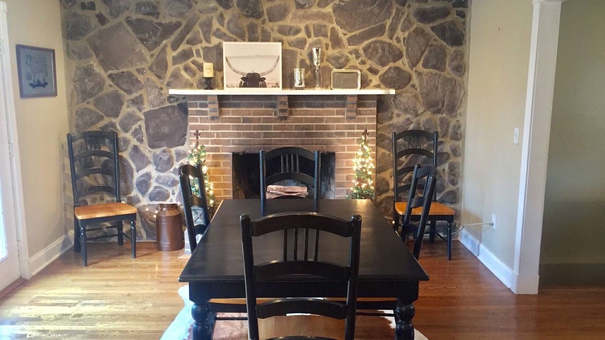 Franklin Cottage | Charming 2-bedroom cottage in Franklin-a home away from home.