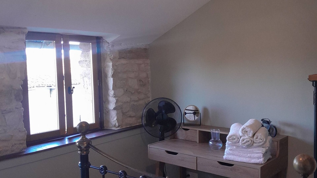 Vieux-Ruffec House | Charming 2-bedroom house in fabulous Vieux-Ruffec with WiFi