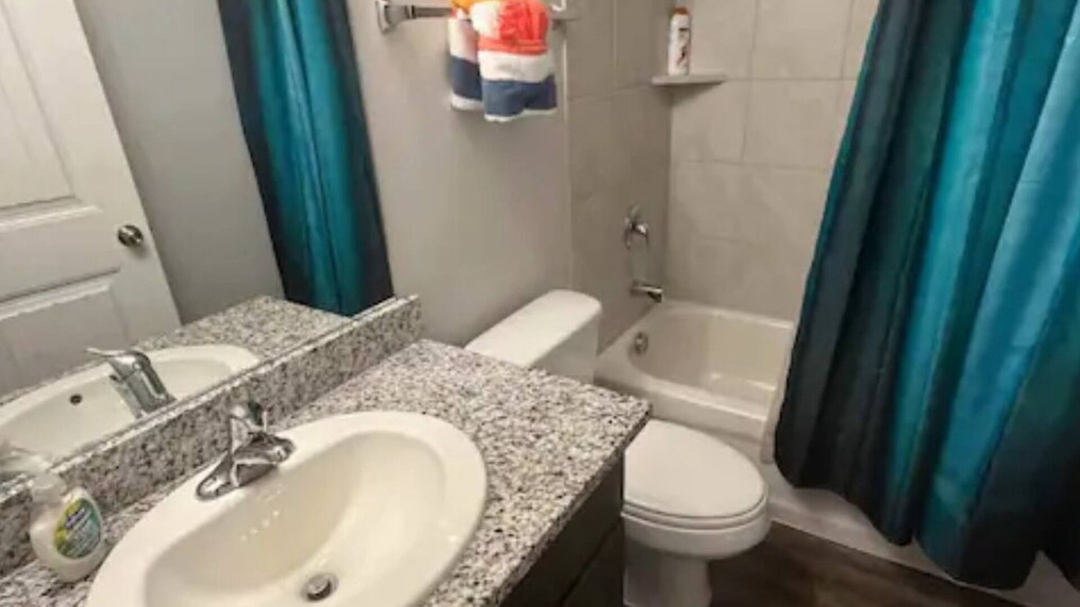 Fort Worth House | Charming 2-bedroom house with WiFi and AC in lovely Fort Worth
