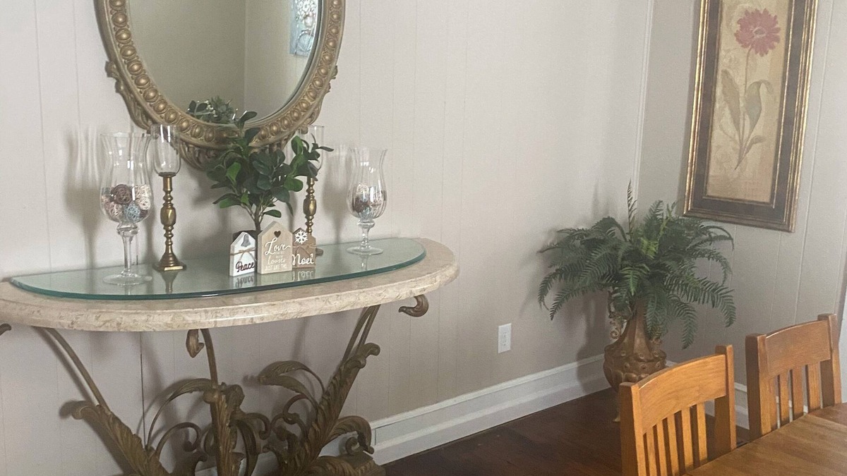 Greensburg House | Charming 2-bedroom house with WiFi, AC in brilliant Greensburg