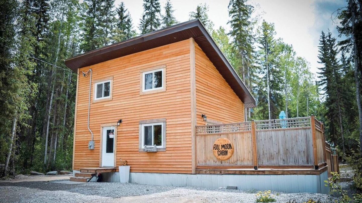 Blaeberry House | Charming 2-bedroom house with AC, WiFi in fabulous Blaeberry