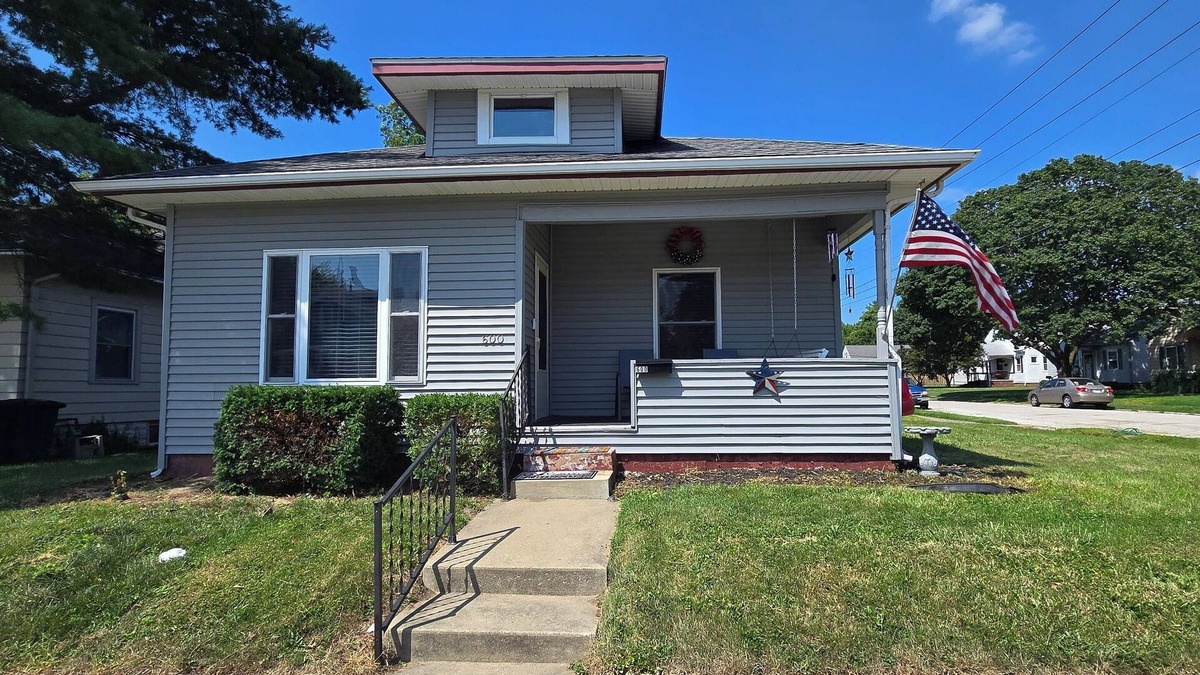 Lafayette House | Charming 2-bedroom house in central Lafayette. 3 minute walk to ColumbianPark