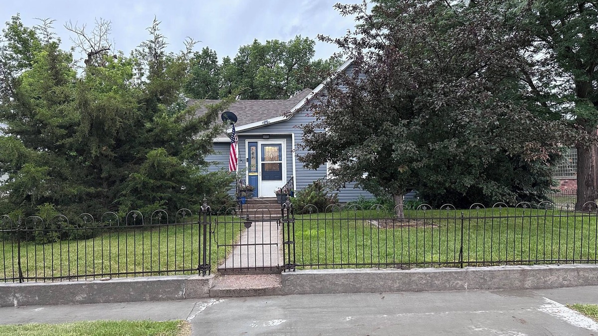 Crawford House | Charming 2-bedroom house with AC, Wi-Fi in serene Crawford, NE.
