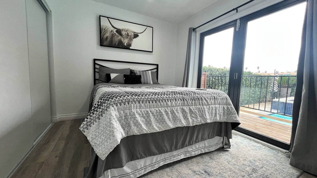 North Central House | Charming 2-bedroom house in delightful Pasadena with AC