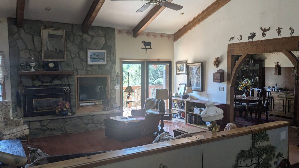 Iron Springs House | Charming 2-bedroom house in terrific Prescott with WiFi, AC