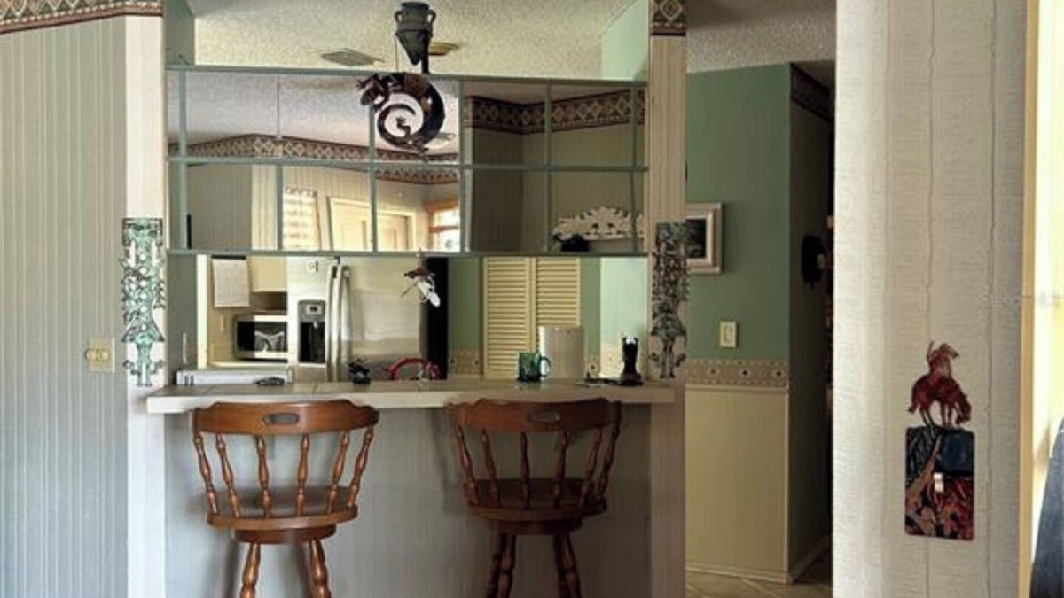 Flora Villa House | Charming 2-bedroom house in Sarasota with AC