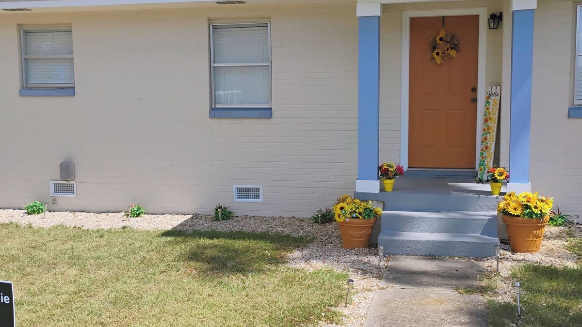 Chipley House | Charming 2-bedroom house in welcoming Chipley Florida