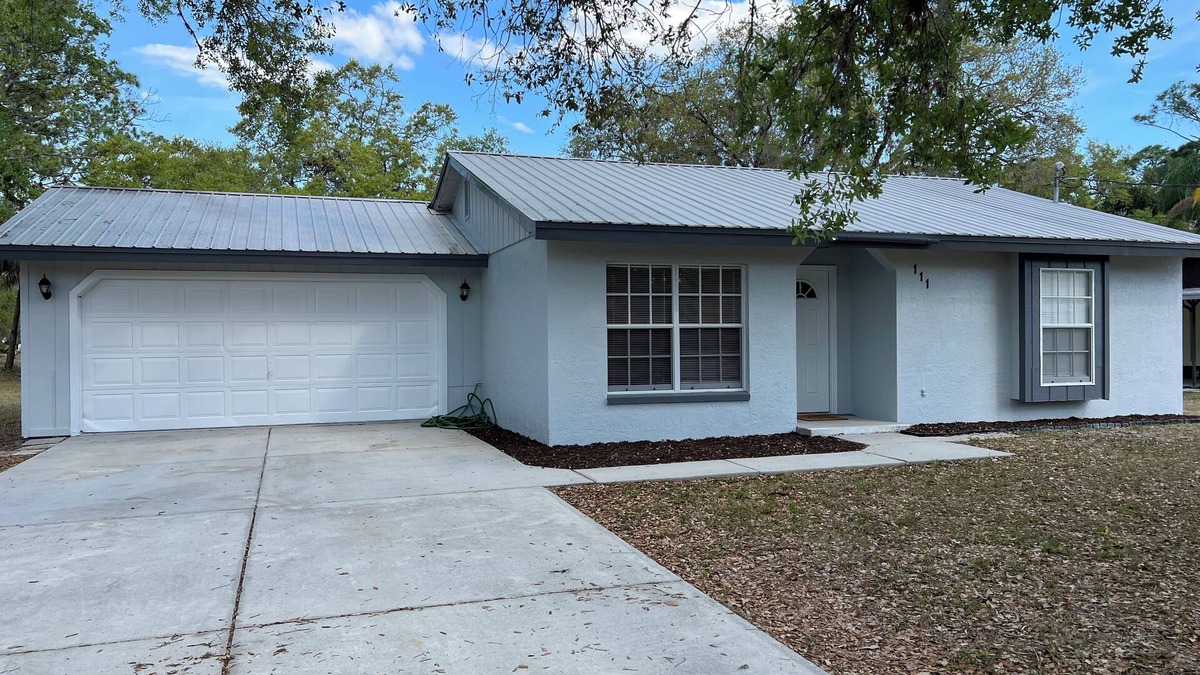 LaBelle House | Charming 2-bedroom house in tranquil LaBelle with WiFi, AC