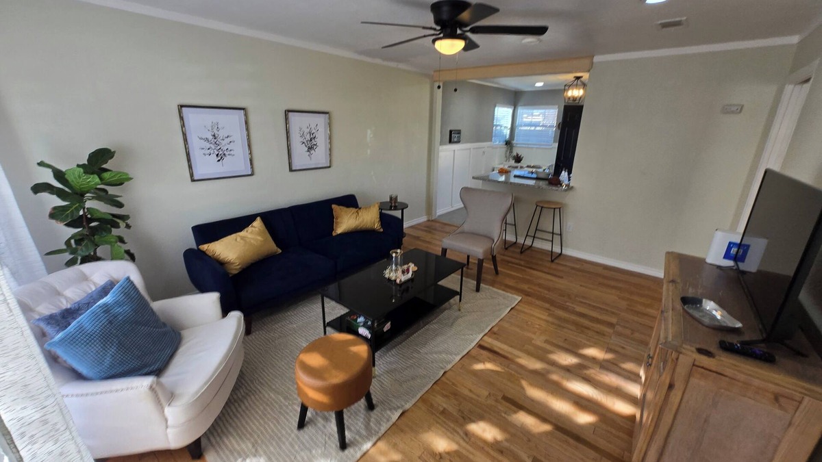 Lubbock House | Charming 2-bedroom house in Lubbock TX, Walking Distance from Texas Tech