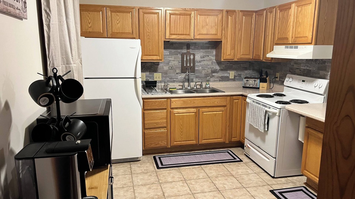 Madison House | Charming 2-bedroom house close to airport and downtown with many amenities