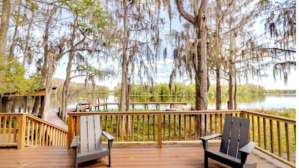 Hollister House | Charming 2-bedroom house on the St John’s River in Palatka with amazing views