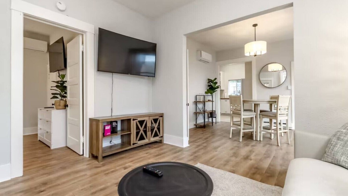 North Beacon Hill House | Charming 2-bedroom house in Seattle with WiFi, AC