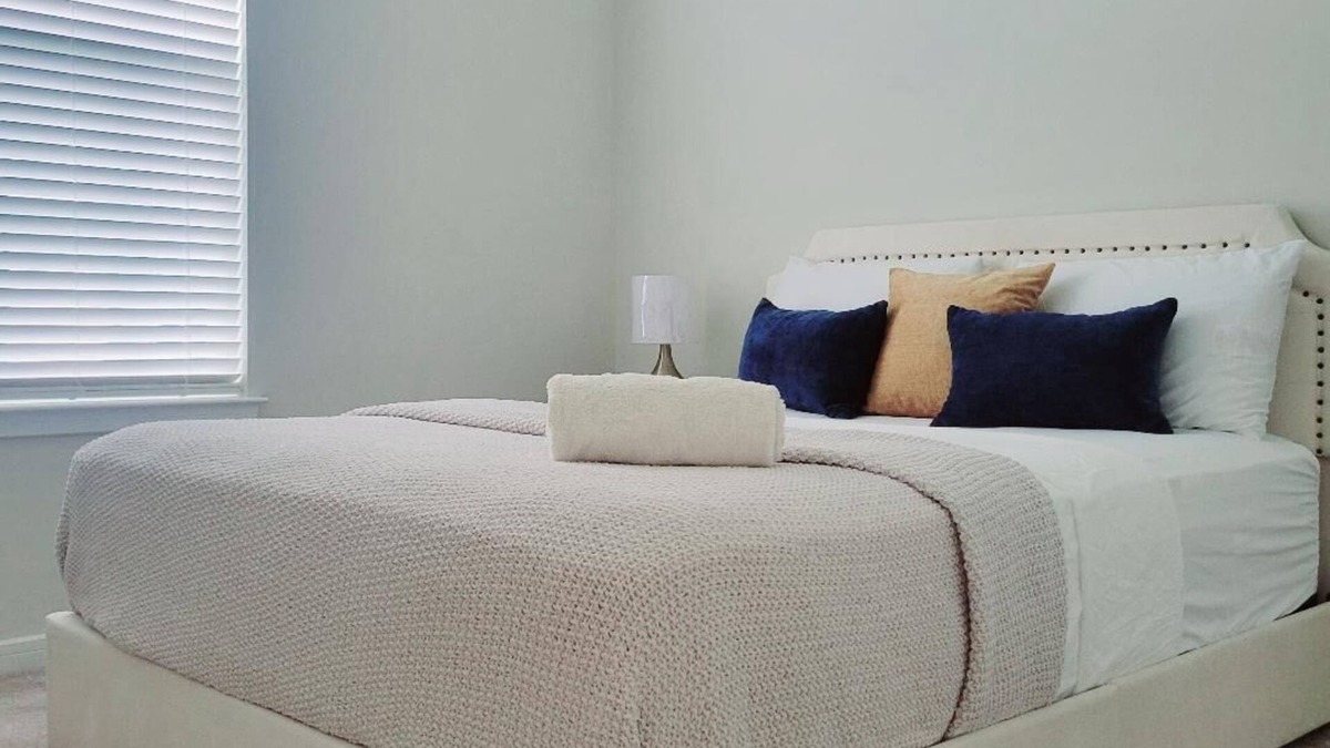 St. Cloud House | Charming 2-bedroom house with WiFi, AC in welcoming St. Cloud