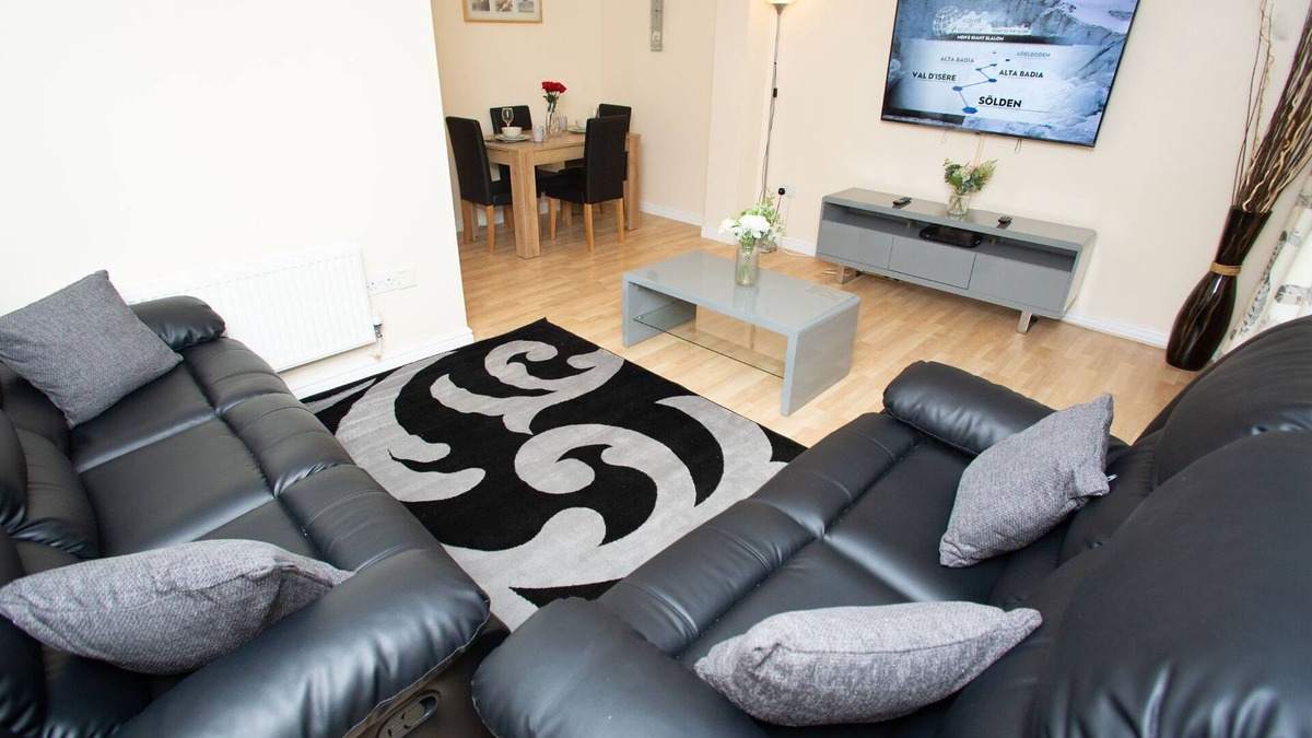 Thamesmead East House | Charming 2-bedroom House