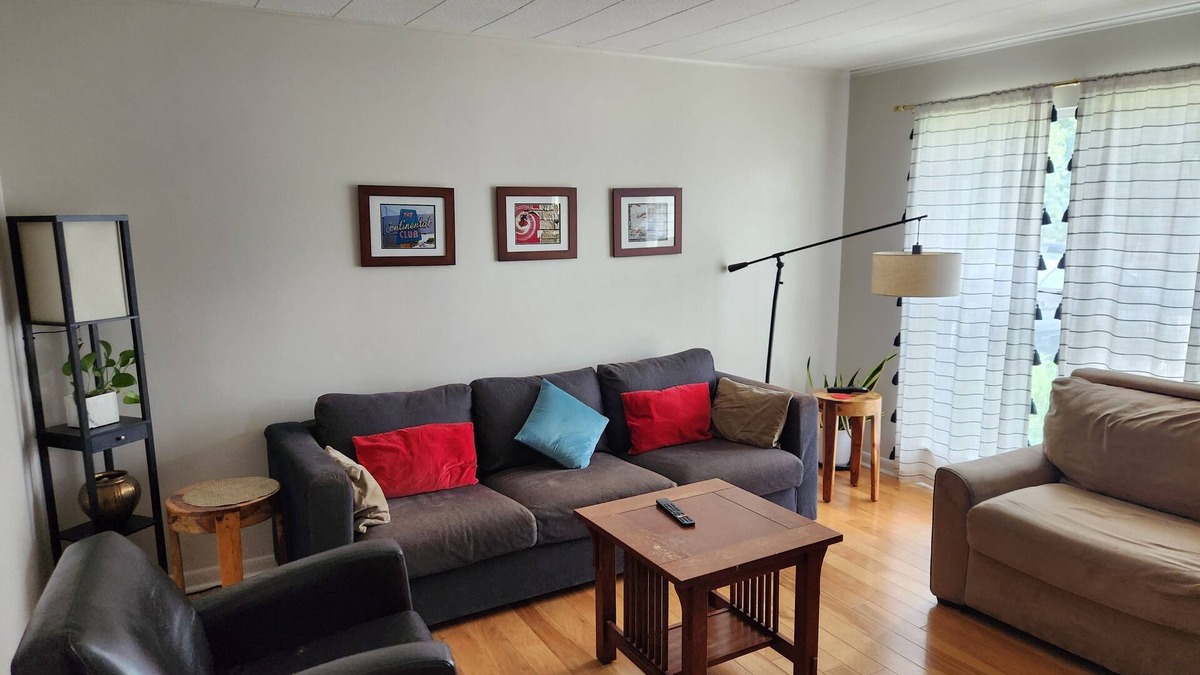St. Edwards House | Charming 2-bedroom house with WiFi and AC in fabulous Austin