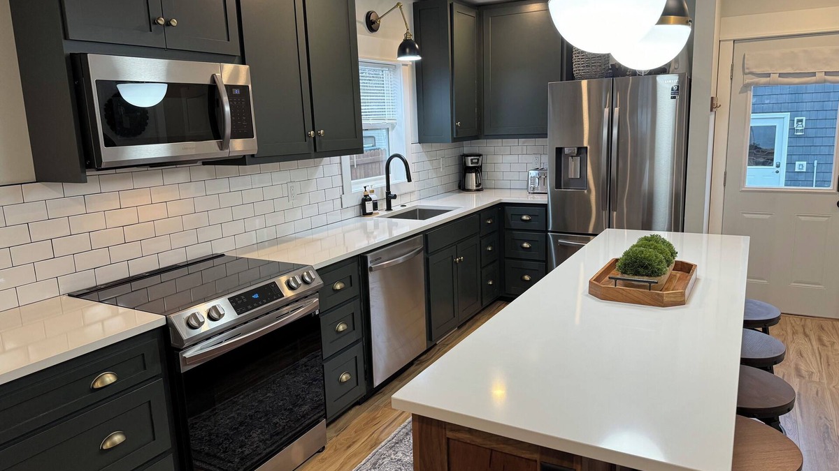 Crosby House | Charming 2-bedroom house with game room WiFi, AC on Cuyuna trails in Crosby