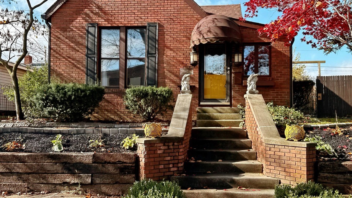 Kokomo House | Charming 2-bedroom house in Kokomo w/WiFi, AC, Hot tub