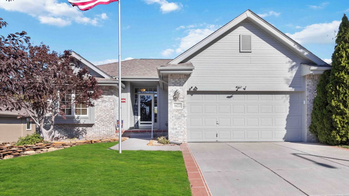 Omaha House | Charming 2-bedroom house in lovely Omaha with AC, WiFi.