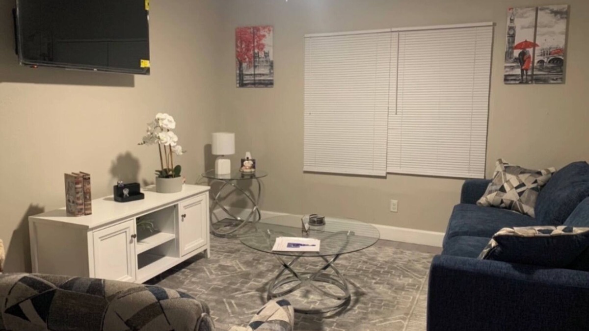 Tulsa House | Charming 2-bedroom house with WiFi and AC in Tulsa Greenwood