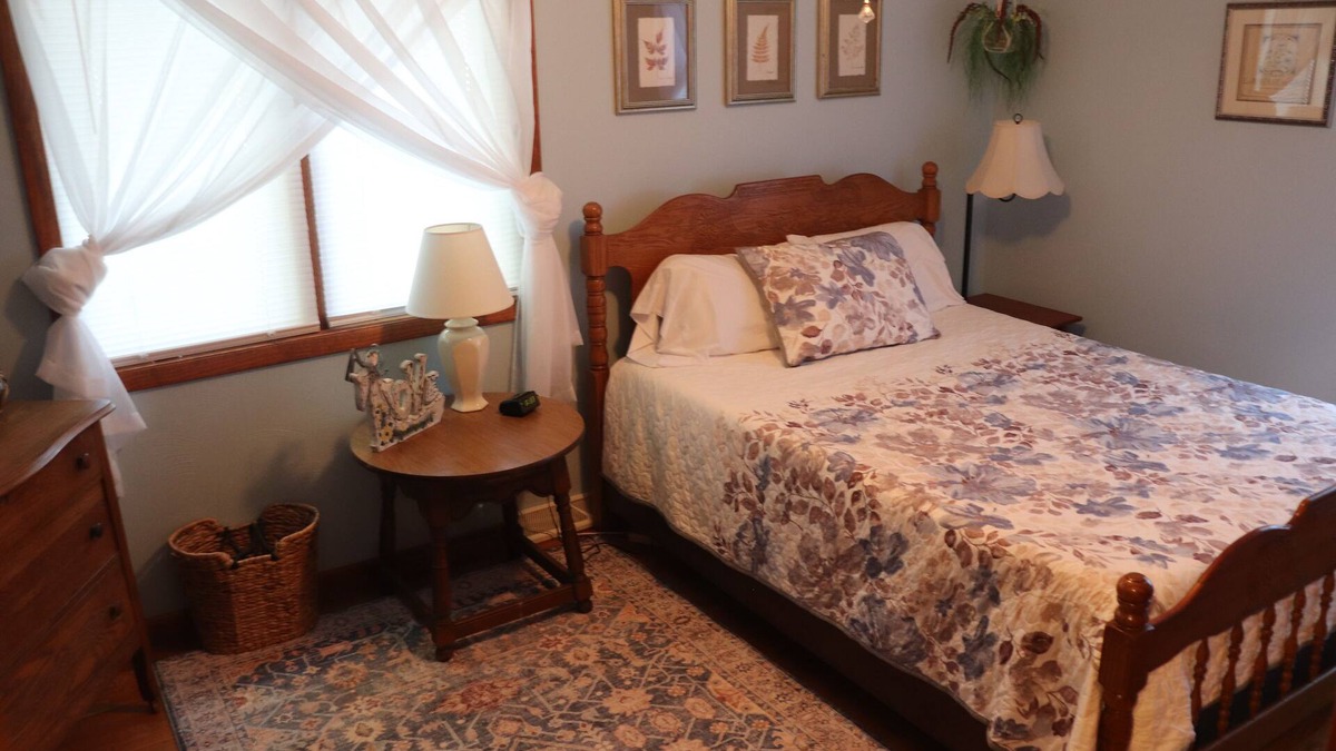 Charlotte House | Charming 2-bedroom newly renovated house in Charlotte