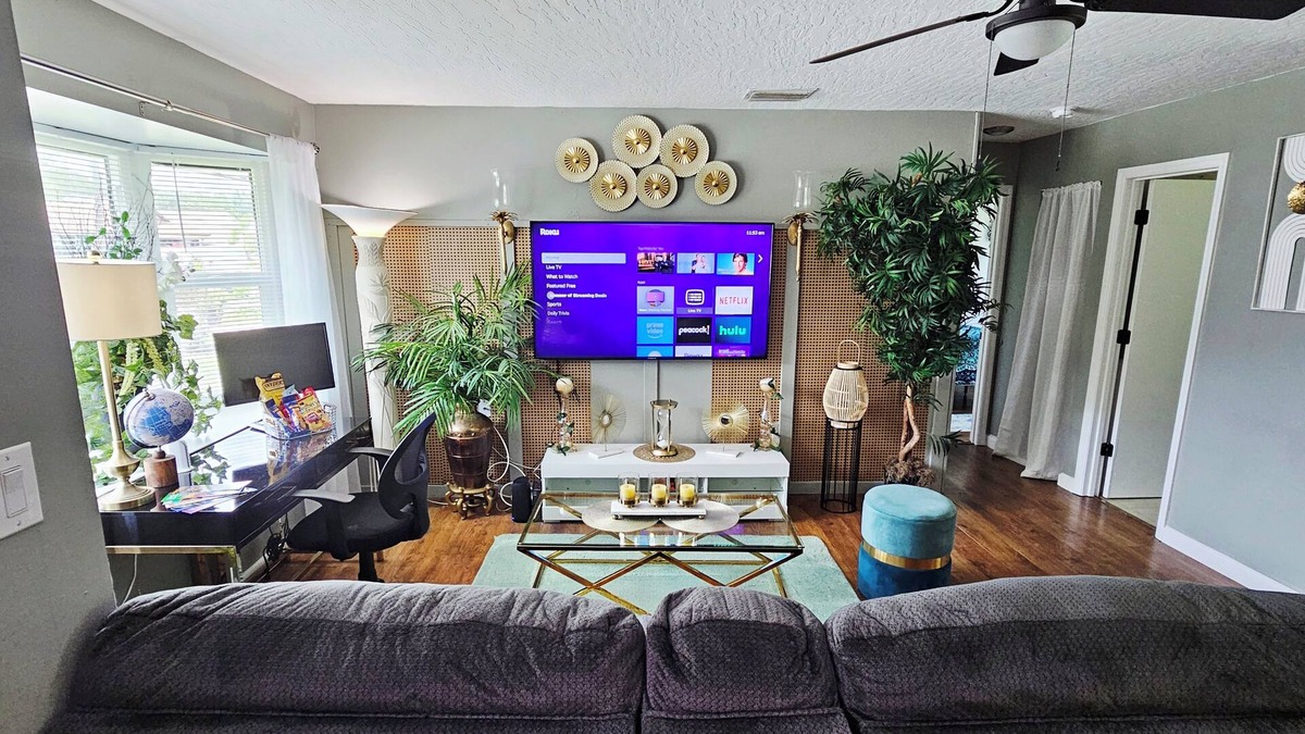 Interchange Square House | Charming 2-bedroom Private Space with WiFi, AC in welcoming Palm Bay, FL