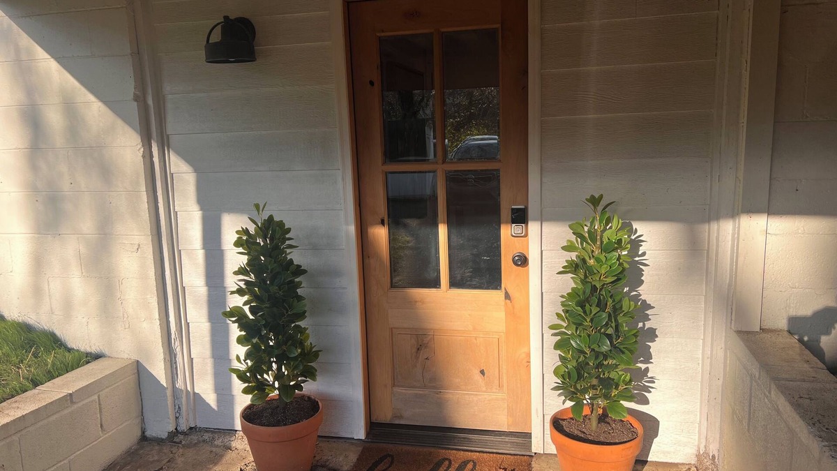 Inglewood Cottage | Charming 2-bedroom rental in enjoyable East Nashville with WiFi, AC
