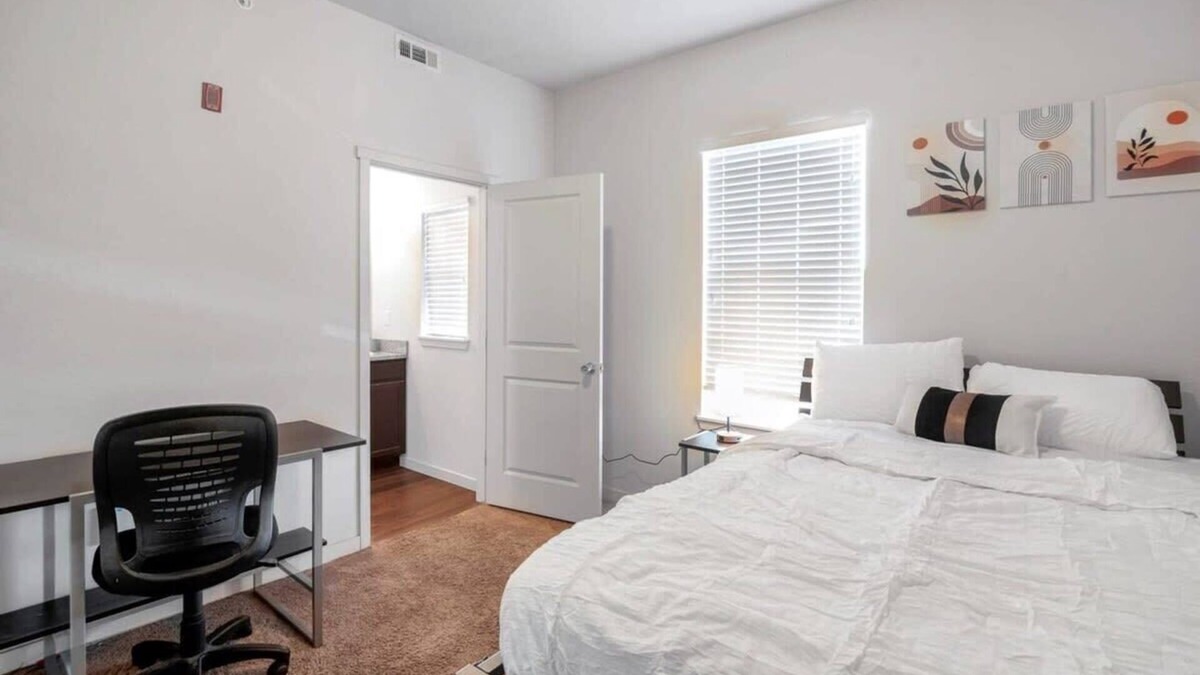 Greeley Apartment | Charming 2-Bedroom Retreat Near UNC and DT