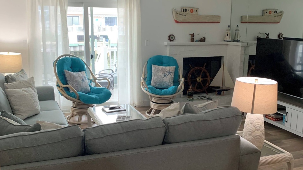 Little Salisbury House | Charming 2-bedroom townhome with bay front views in delightful Ocean City