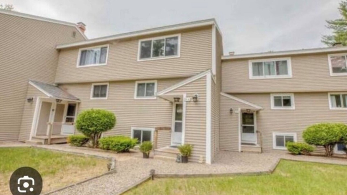 Thornton House | Charming 2-bedroom townhome in Thornton NH. Sleeps 9. 2 beds/2 baths.