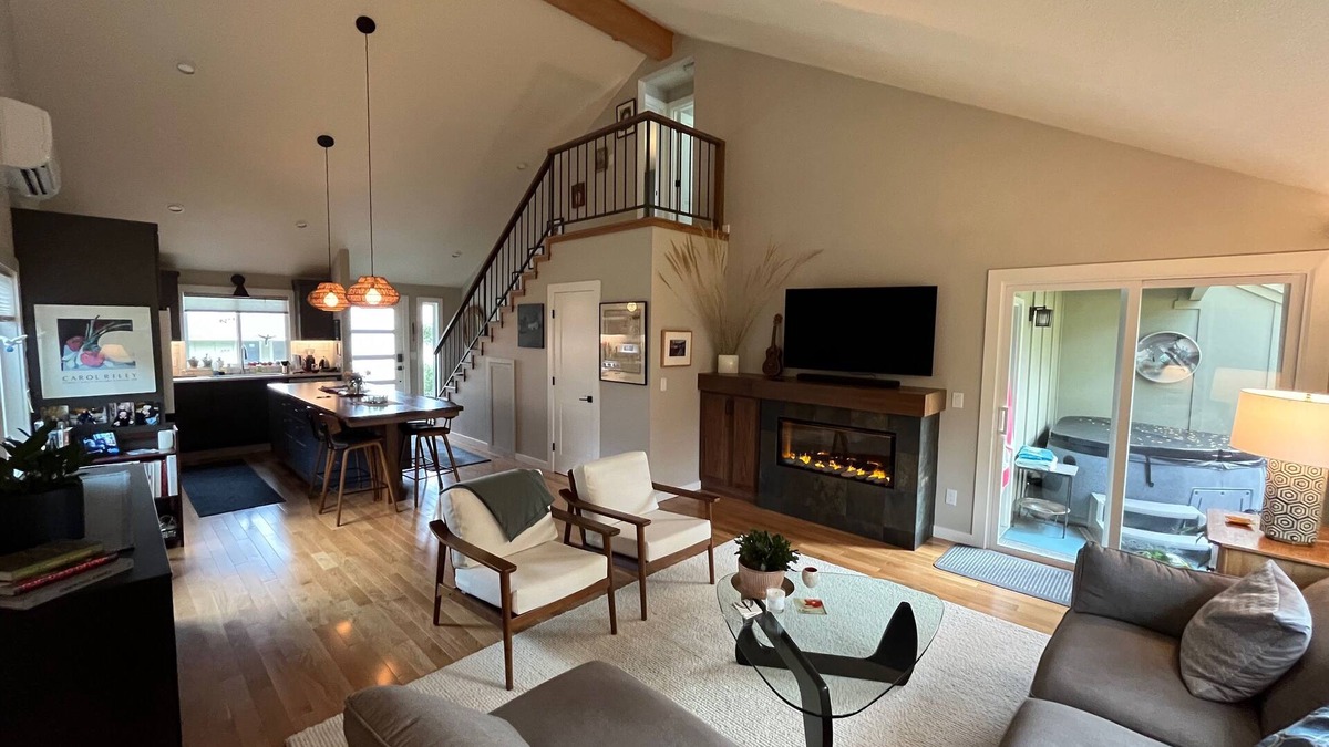 Ashland House | Charming 2-bedroom townhome in serene Ashland with hot tub and fireplace