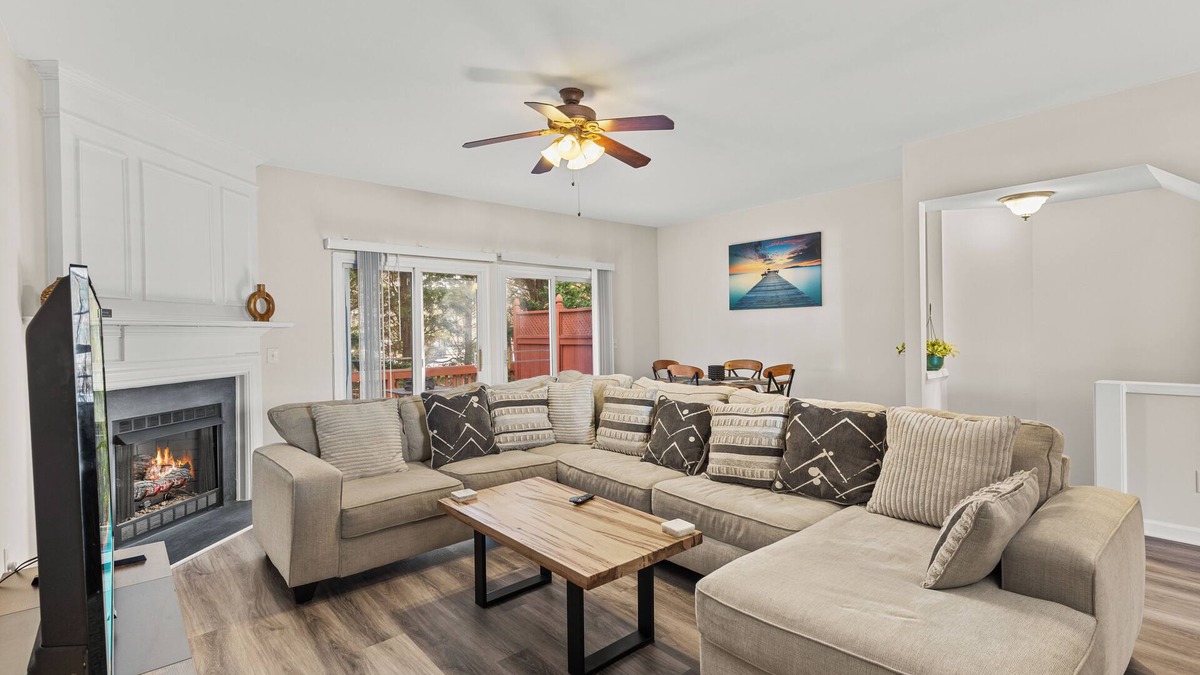 Northwest Raleigh House | Charming 2-bedroom townhome near RDU Airport and downtown Raleigh