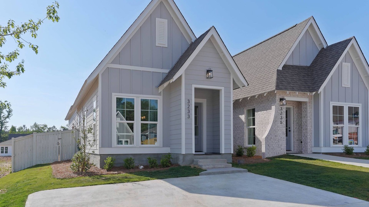 Auburn - Opelika House | Charming 2-bedroom townhome with WiFi and AC in Auburn