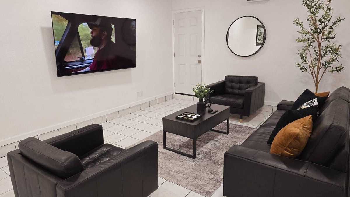 Yuma House | Charming 2-bedroom townhome in lovely Yuma with AC, WiFi