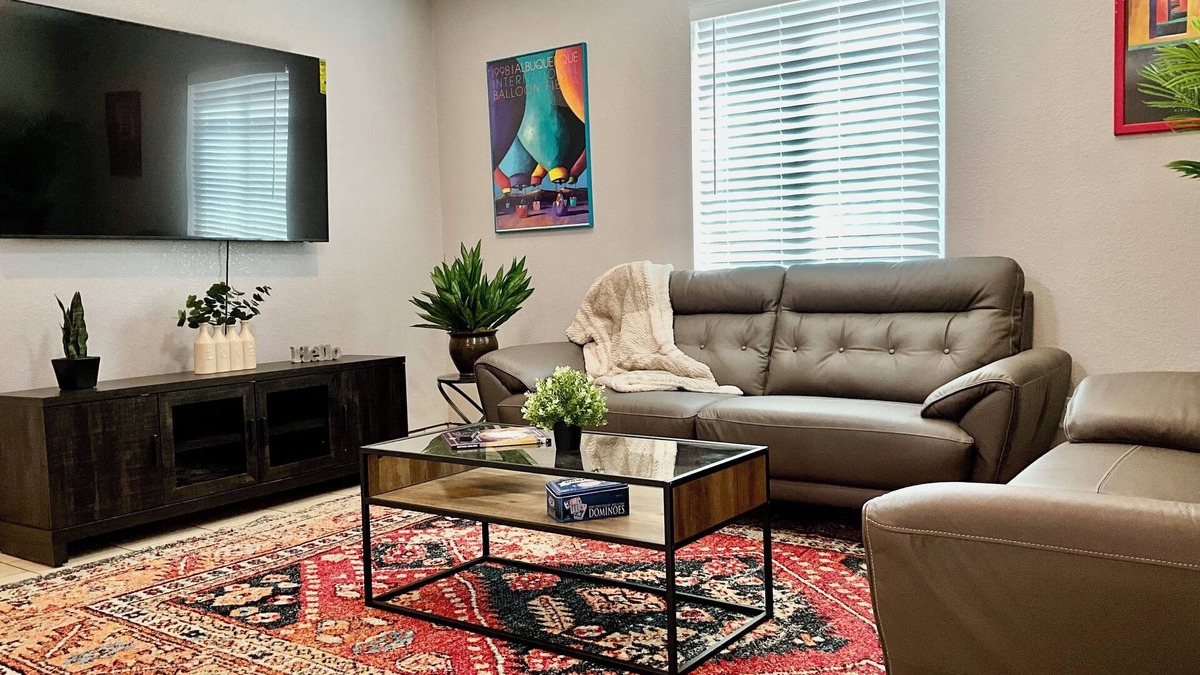 La Mesa Apartment | Charming 2-bedroom apartment with AC, WiFi in fabulous Albuquerque