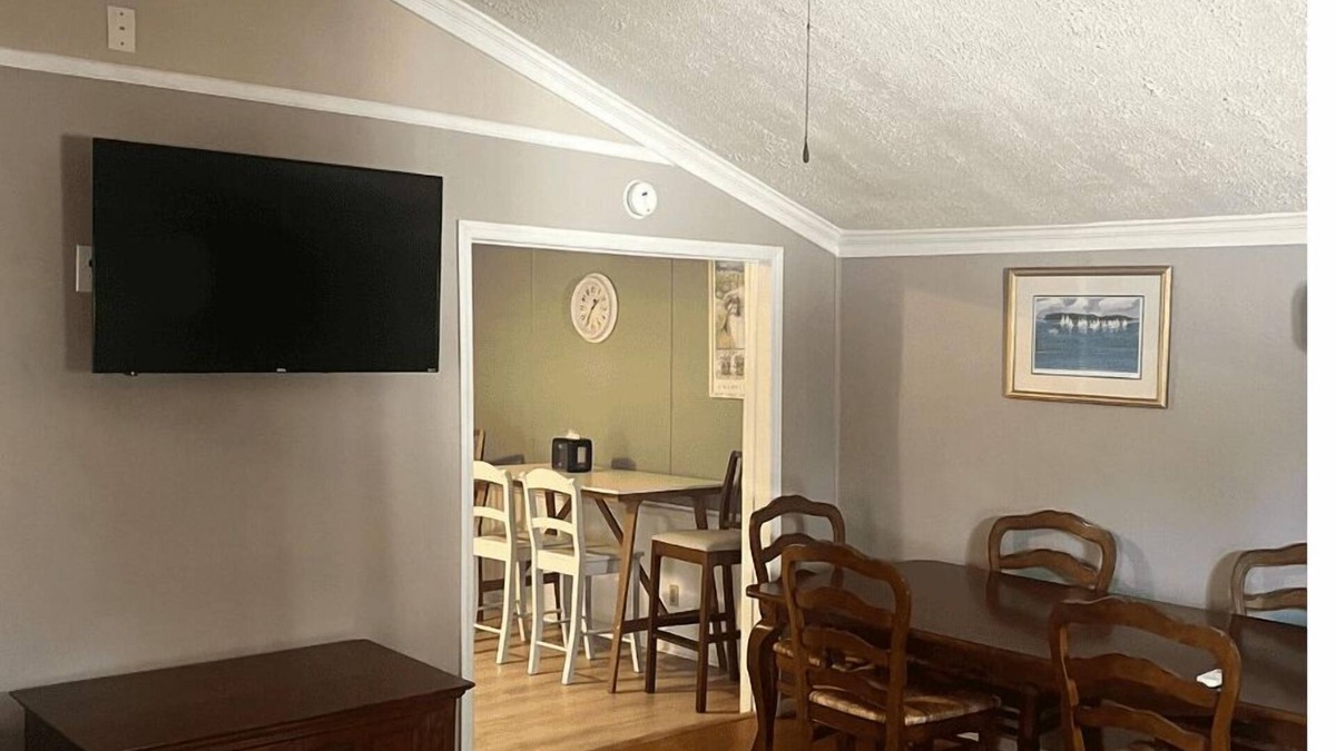 Chocowinity House | Charming 2-bedroom house with full access to Cotton Patch Landing Marina!