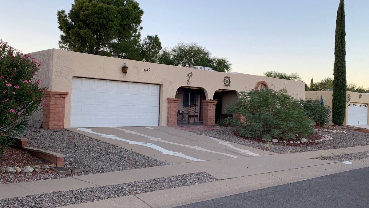 Green Valley Desert Meadows House | Charming 2-bedroom house in Green Valley with AC, WiFi, large backyard w/patio