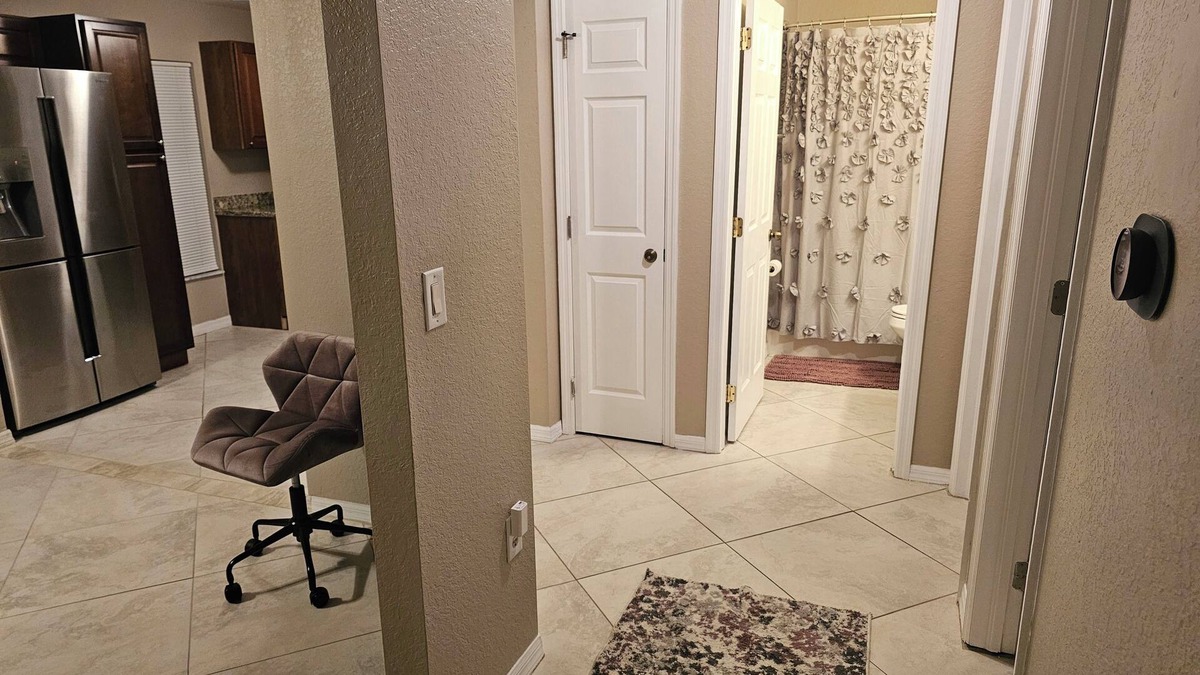 Harris House | Charming 2-bedroom/1Ba house with WiFi, AC, Laundry - - Non Smoking