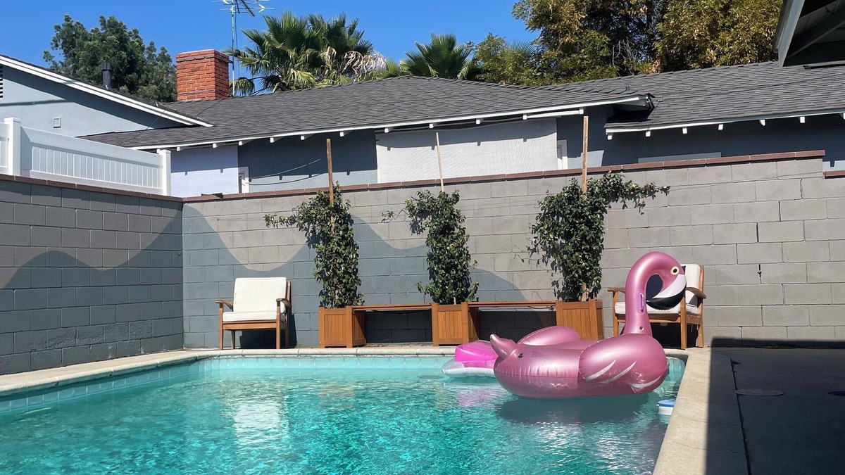 Van Nuys House | Charming 2-bedroom house, great for entertaining!