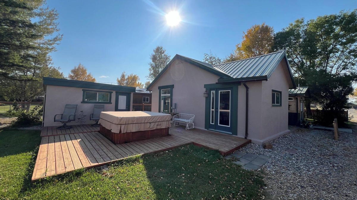 Twin Bridges House | Charming 2-bedroom bungalow with WiFi and bbq in Twin Bridges. Dog friendly.