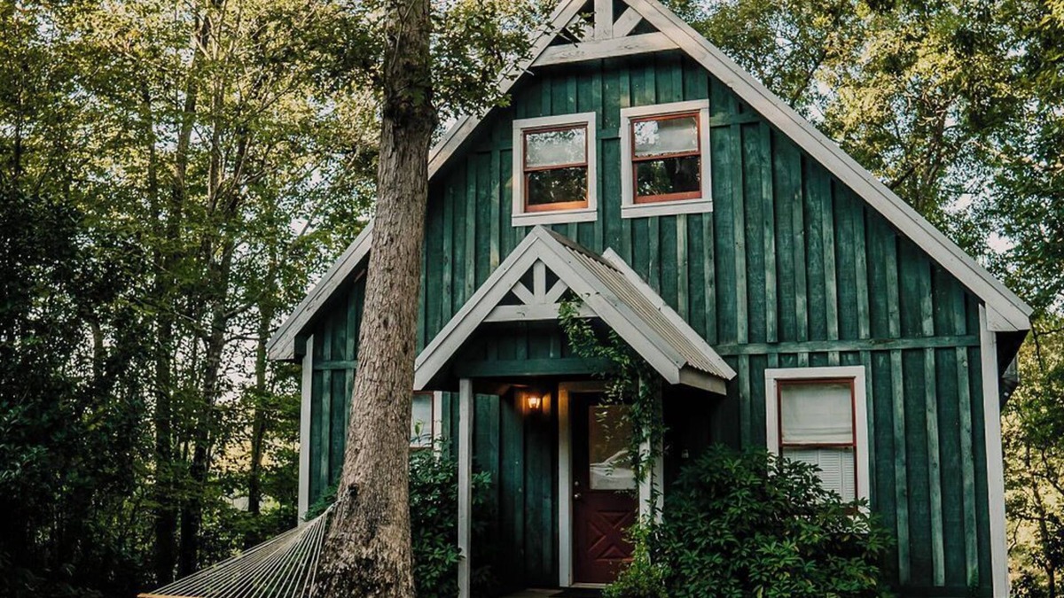 Westminster Cottage | Charming 2-bedroom cottage in a wooded setting sitting high above Chauga River