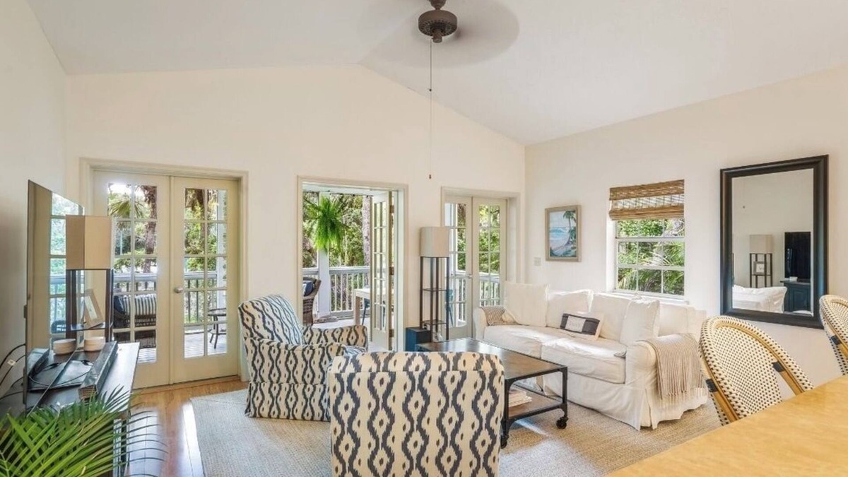 Wabasso Beach Villa | Charming 2-bedroom villa in pleasant Vero Beach with fitness room, AC