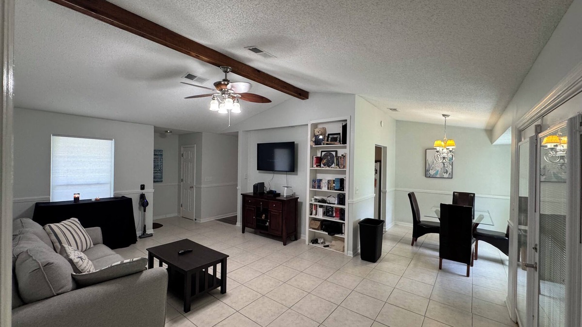 Callaway House | Charming 2-guest house in serene Panama City with WiFi, AC