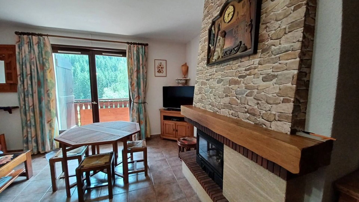 Station de Drouzin le Mont Apartment | Charming 2-room apartment with balcony and parking in Col du Corbier