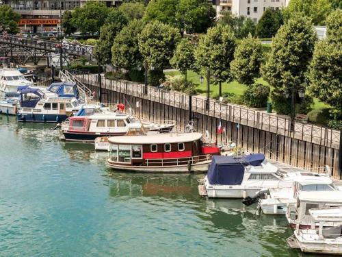 Le Port sous la Lune Apartment | Charming 2-room flat near Paris