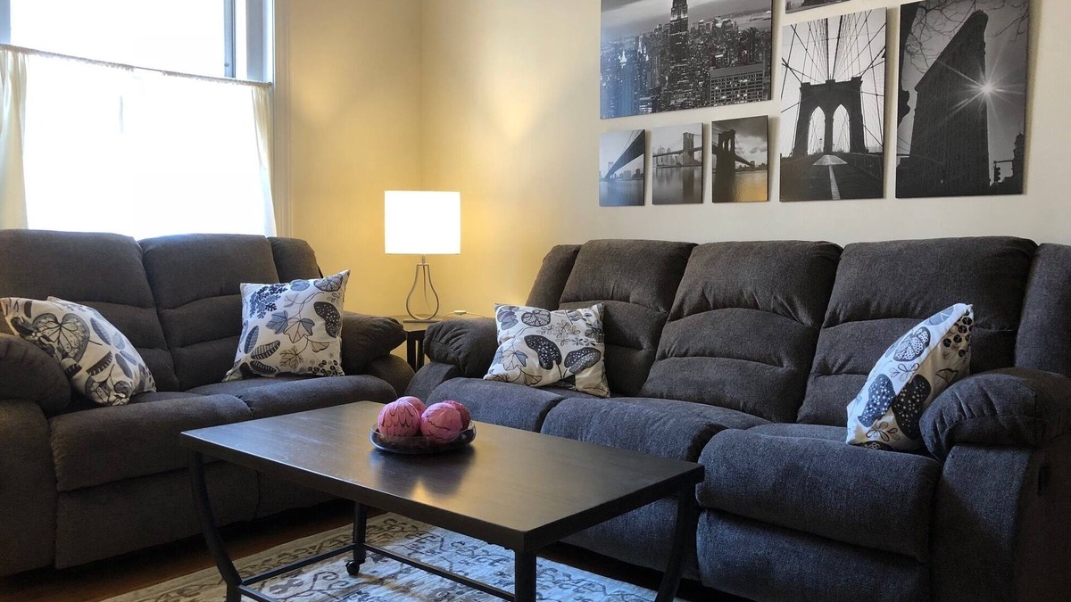 Center City West Condo | Charming 2BD/2BA near Rittenhouse sq