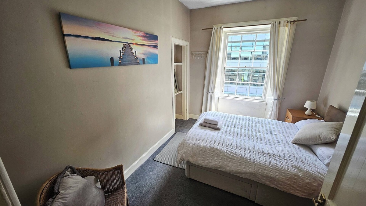 Tollcross Apartment | Charming 2BDR Home near Edinburgh Castle