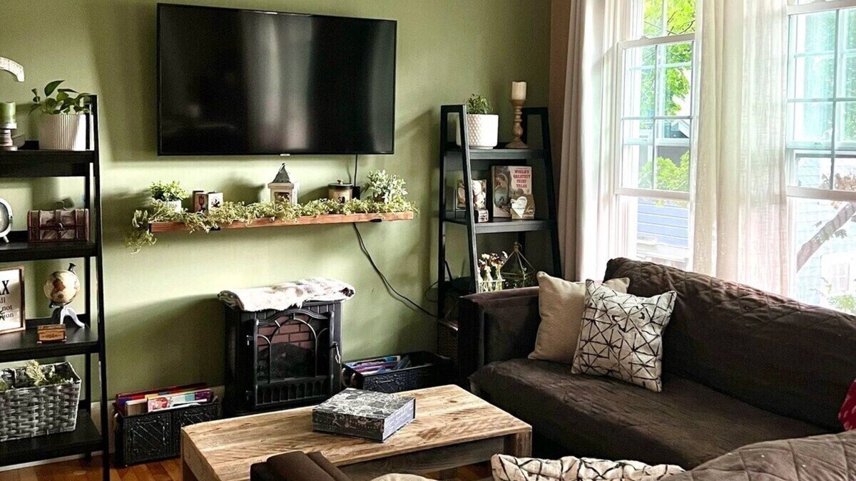 Saranac Lake Apartment | Charming 2Bdrm Retreat in Picturesque Saranac Lake